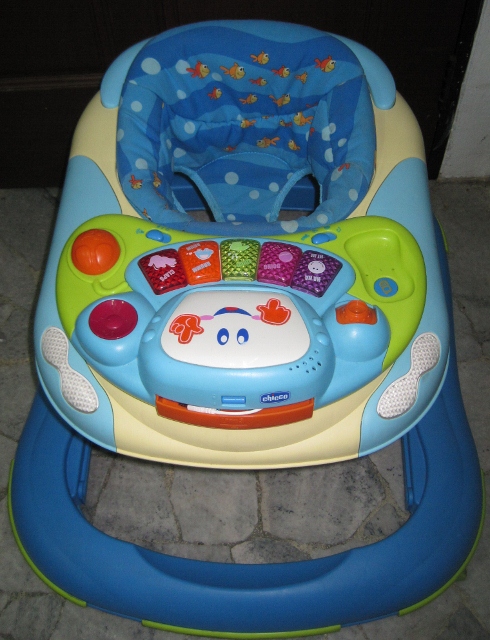 Trotteur best sale chicco dance